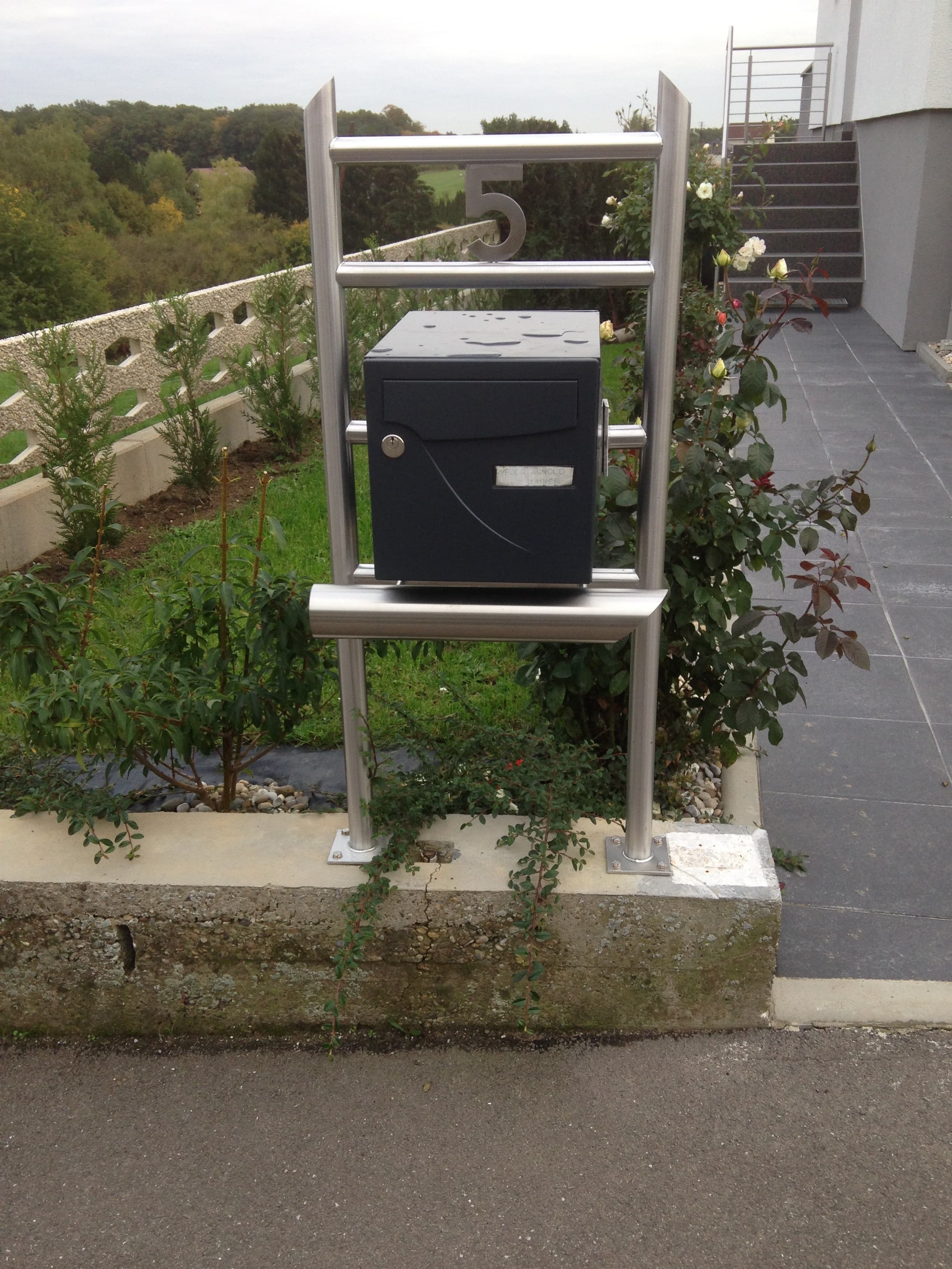 Support de boîte aux lettres en inox